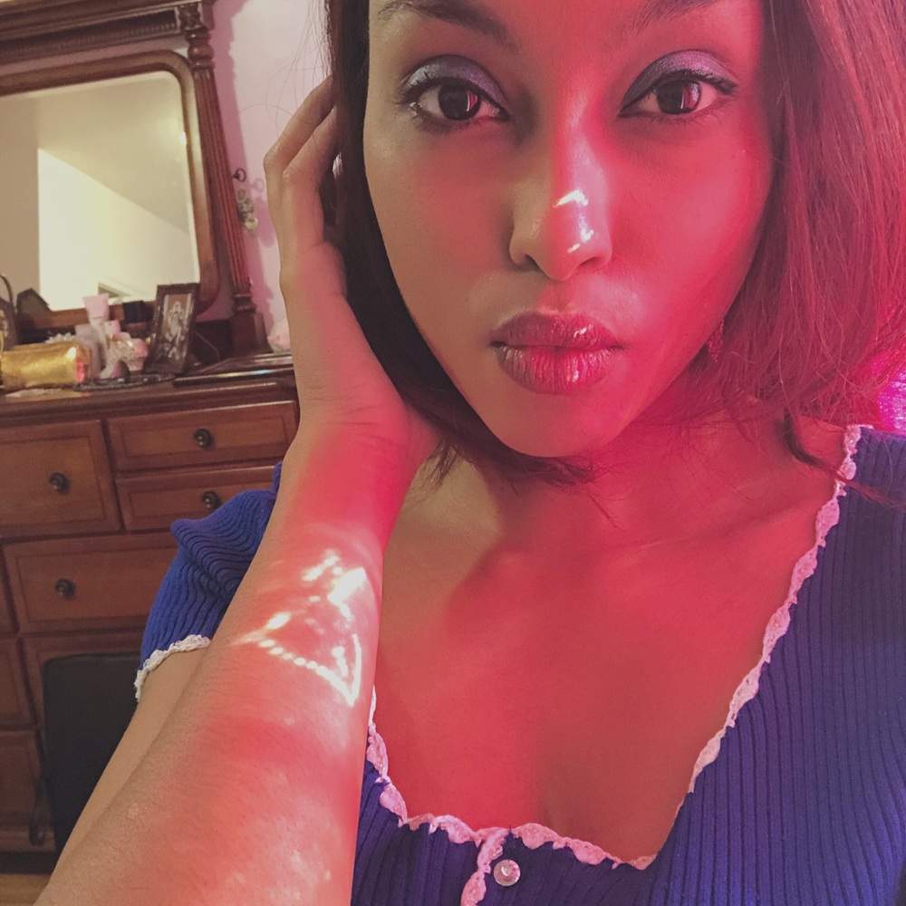 Meet your Posher, Chanel